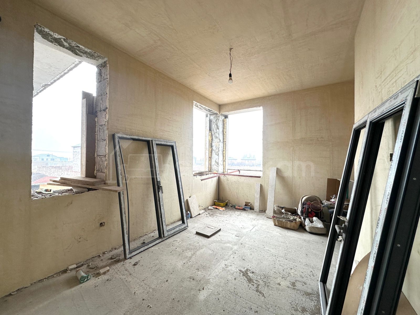 5 Սենյականոց Շքեղ Առանձնատուն, 300քմ, Լողավազանով, Ավտոտնակով