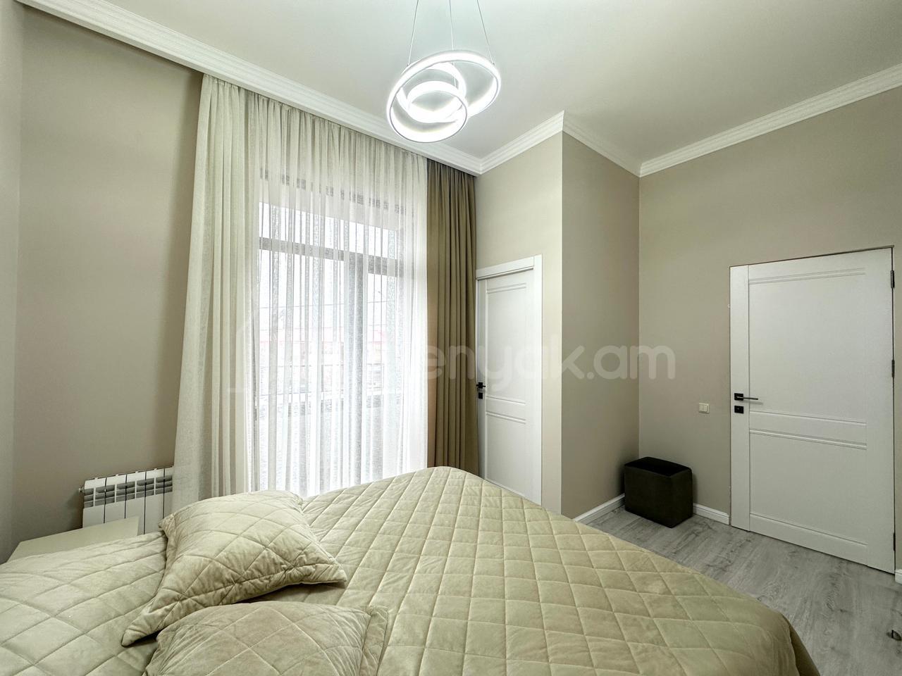 5 Սենյականոց Շքեղ Առանձնատուն, 300քմ, Լողավազանով, Ավտոտնակով