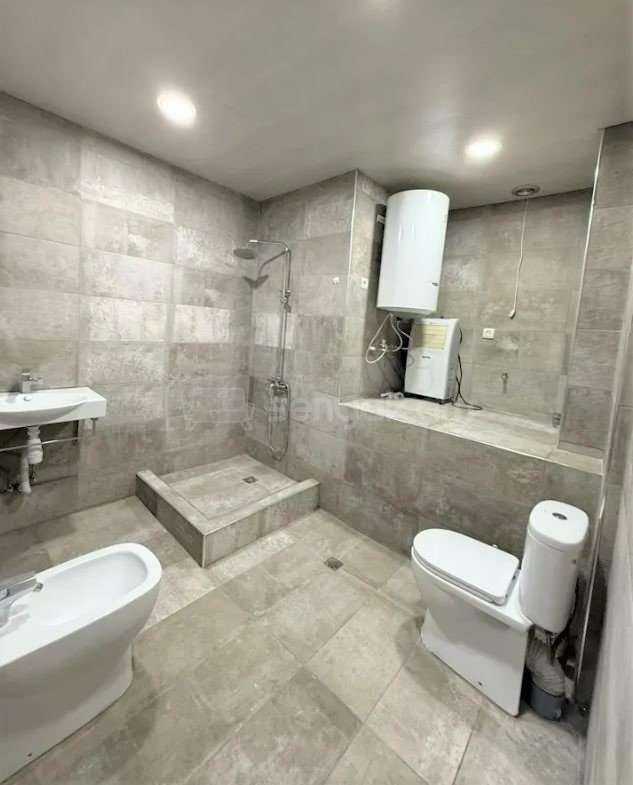 2 Սենյականոց Բնակարան Նորակառույցում, 68քմ, 3/5 հարկ, Կապիտալ Վերանորոգված, Կահավորված, Արևկող