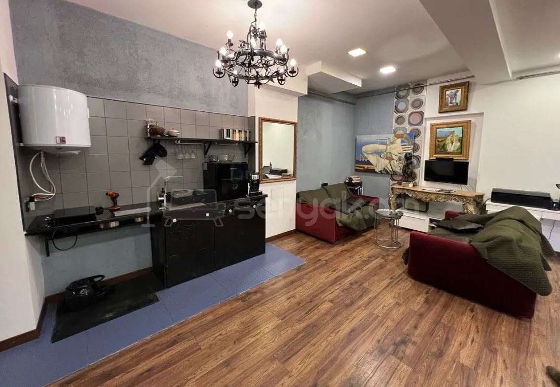 2 Սենյականոց Բնակարան Քարե Շենքում, 60քմ, 1/6 հարկ, Կապիտալ Վերանորոգված