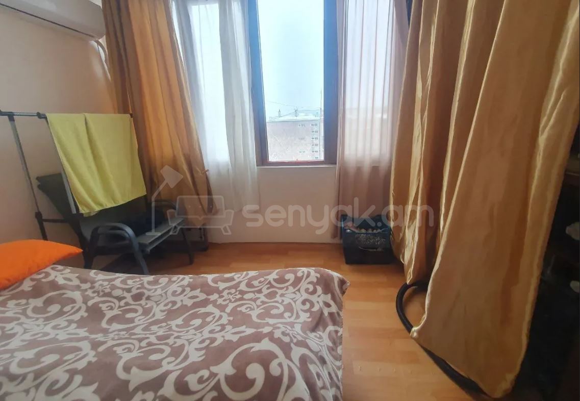 2 Սենյականոց Բնակարան Քարե Շենքում, 55քմ, 5/5 հարկ, Նորմալ Վիճակում