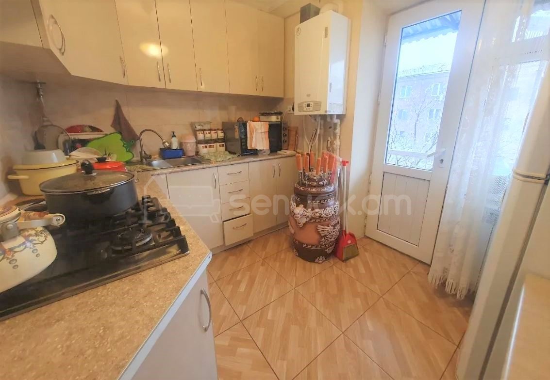 2 Սենյականոց Բնակարան Քարե Շենքում, 55քմ, 5/5 հարկ, Նորմալ Վիճակում