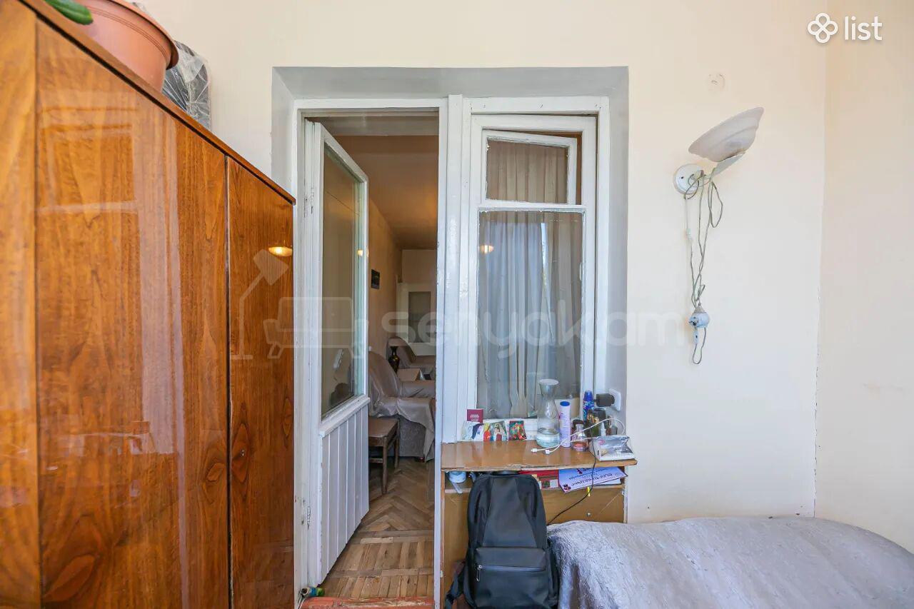 1 Սենյականոց Բնակարան Քարե Շենքում, 40քմ, 4/5 հարկ, Նորմալ Վիճակում