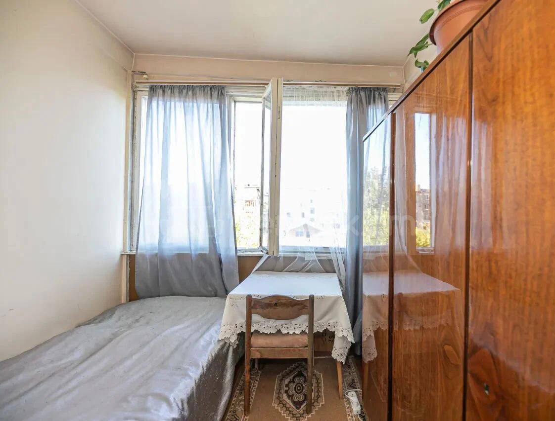 1 Սենյականոց Բնակարան Քարե Շենքում, 40քմ, 4/5 հարկ, Նորմալ Վիճակում