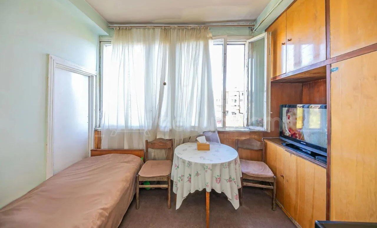 1 Սենյականոց Բնակարան Քարե Շենքում, 40քմ, 4/5 հարկ, Նորմալ Վիճակում