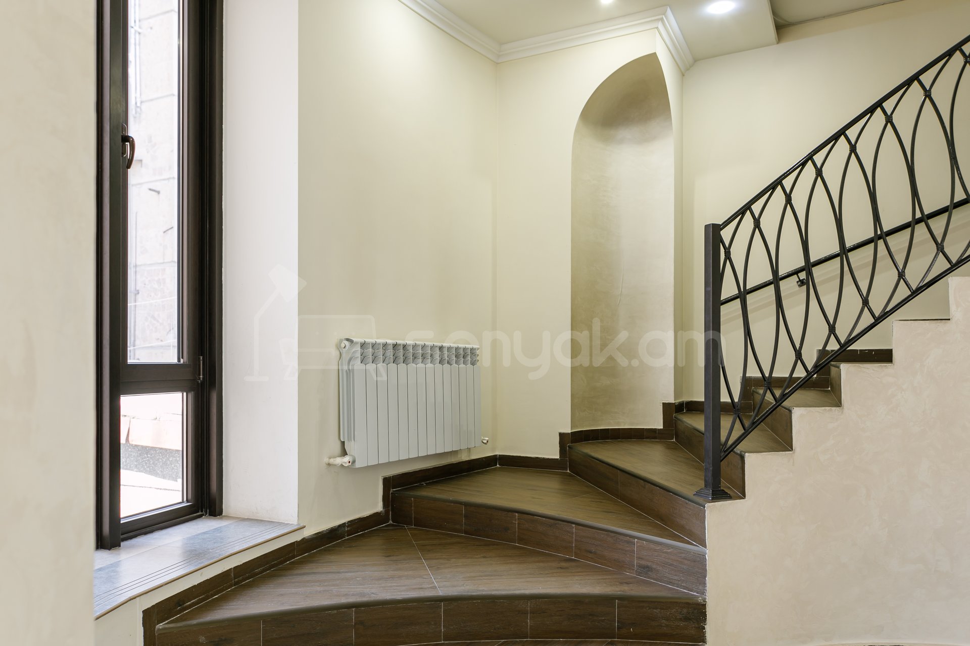 Նորակառույց Օֆիսային Տարածք, 390քմ