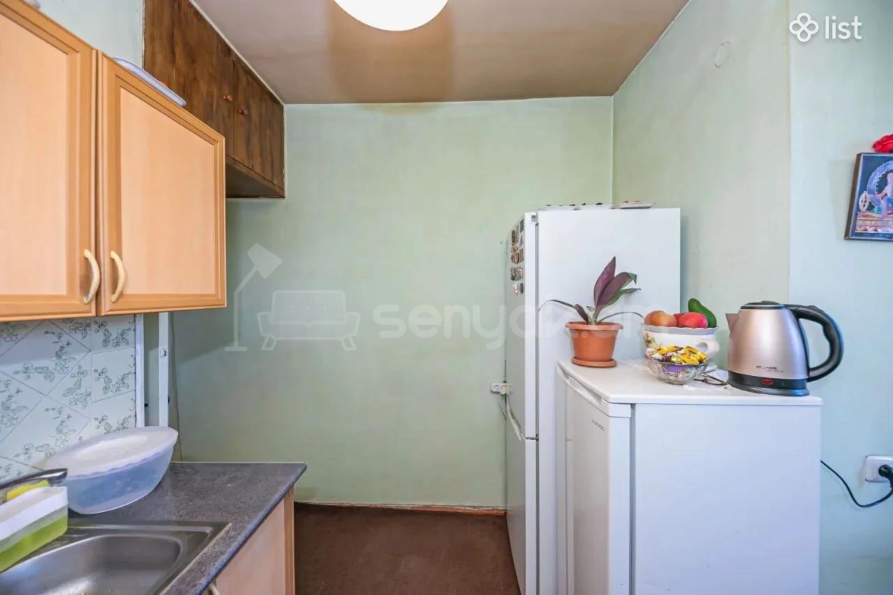 1 Սենյականոց Բնակարան Քարե Շենքում, 40քմ, 1/9 հարկ, Նորմալ Վիճակում