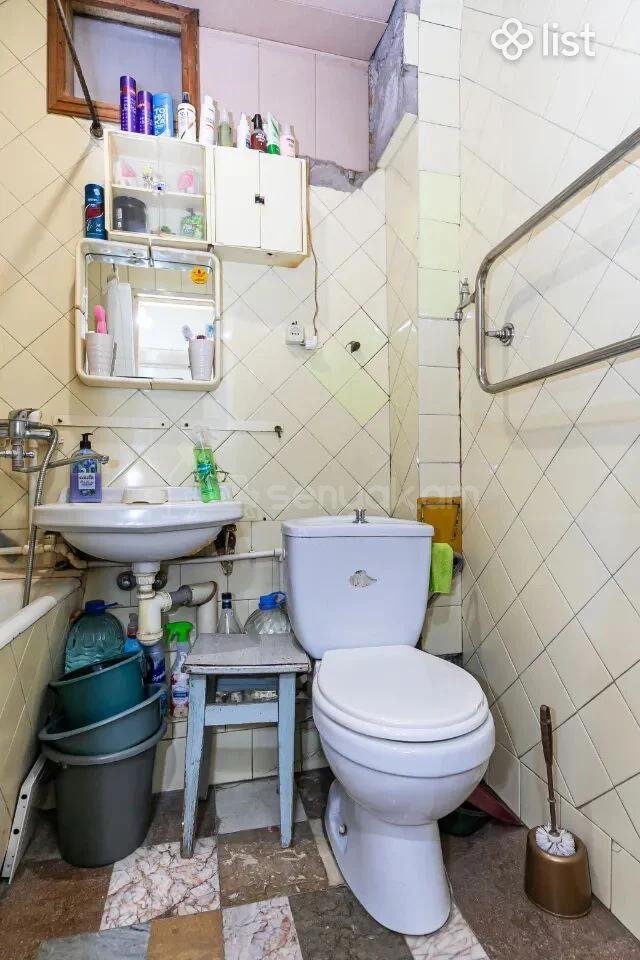 1 Սենյականոց Բնակարան Քարե Շենքում, 40քմ, 1/9 հարկ, Նորմալ Վիճակում