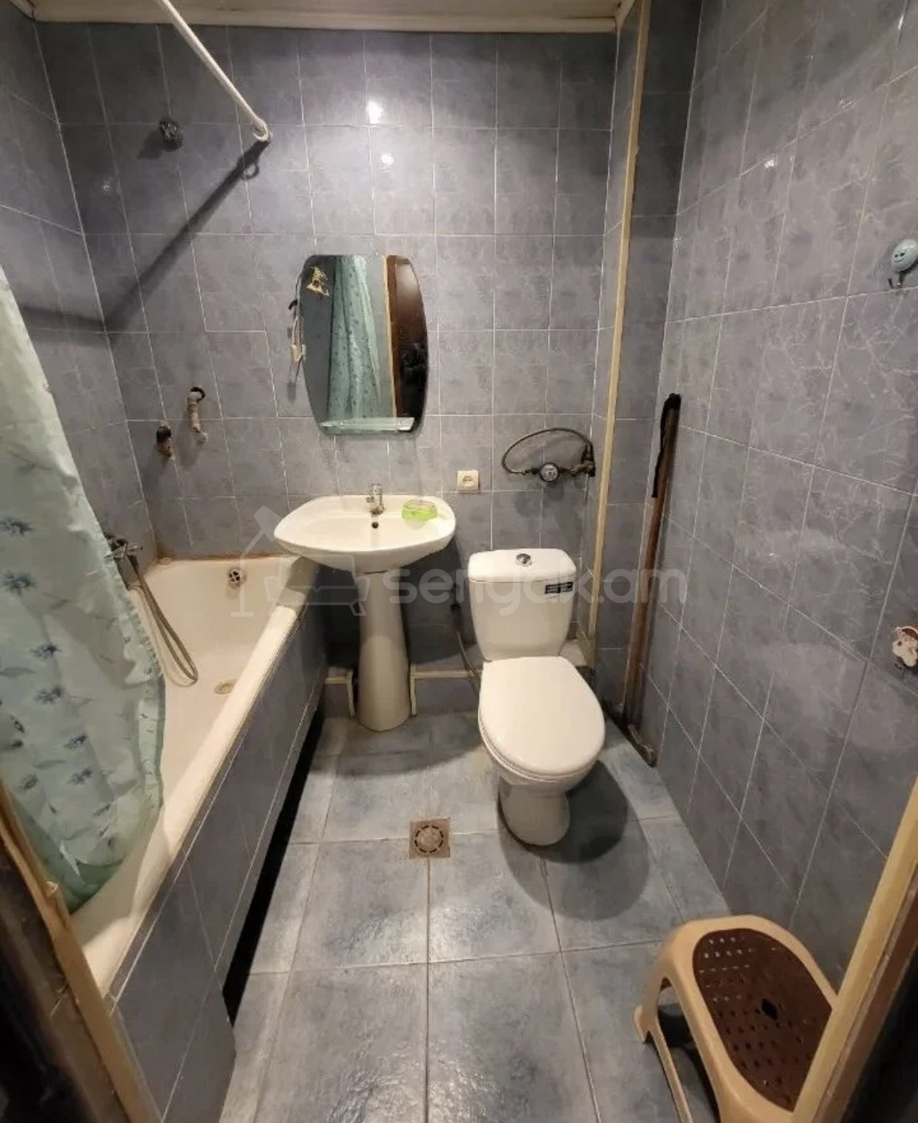 1 Սենյականոց Բնակարան Քարե Շենքում, 45քմ, 3/5 հարկ, Կապիտալ Վերանորոգված, Կահավորված