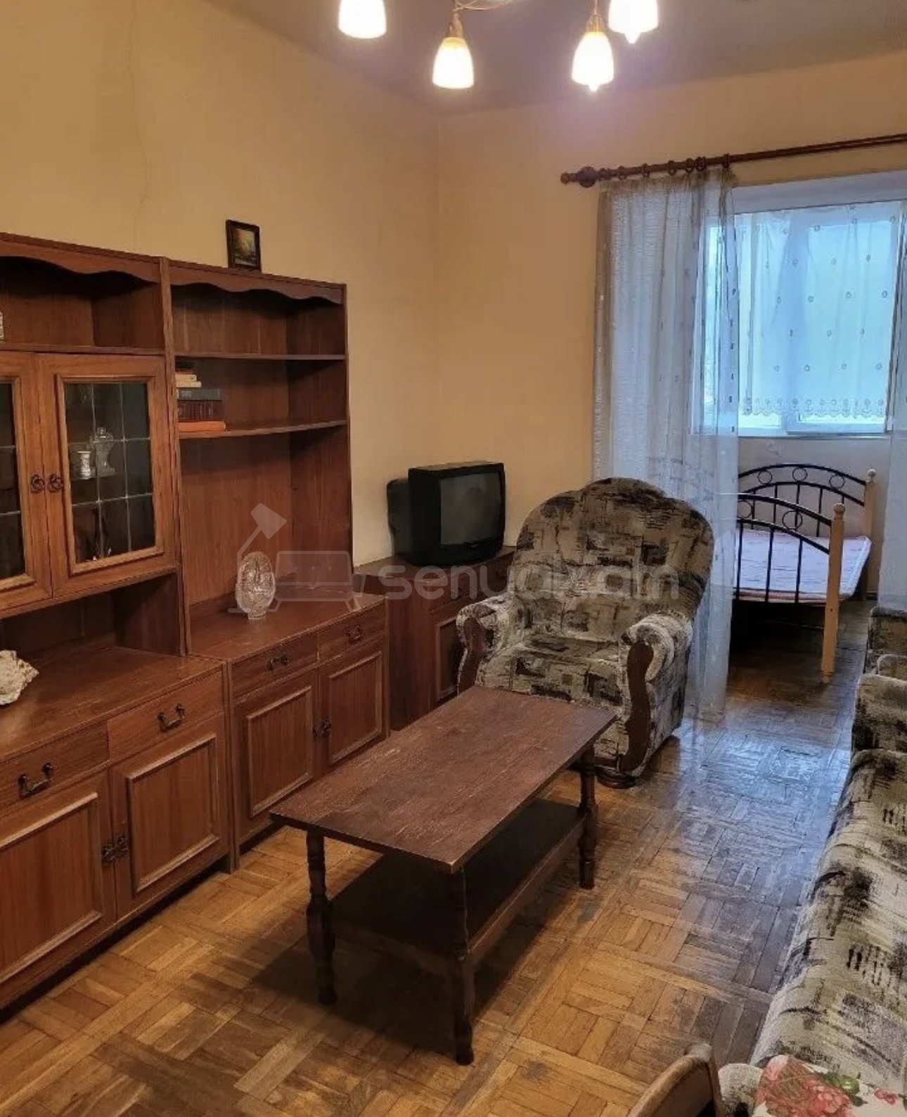 1 Սենյականոց Բնակարան Քարե Շենքում, 45քմ, 3/5 հարկ, Կապիտալ Վերանորոգված, Կահավորված