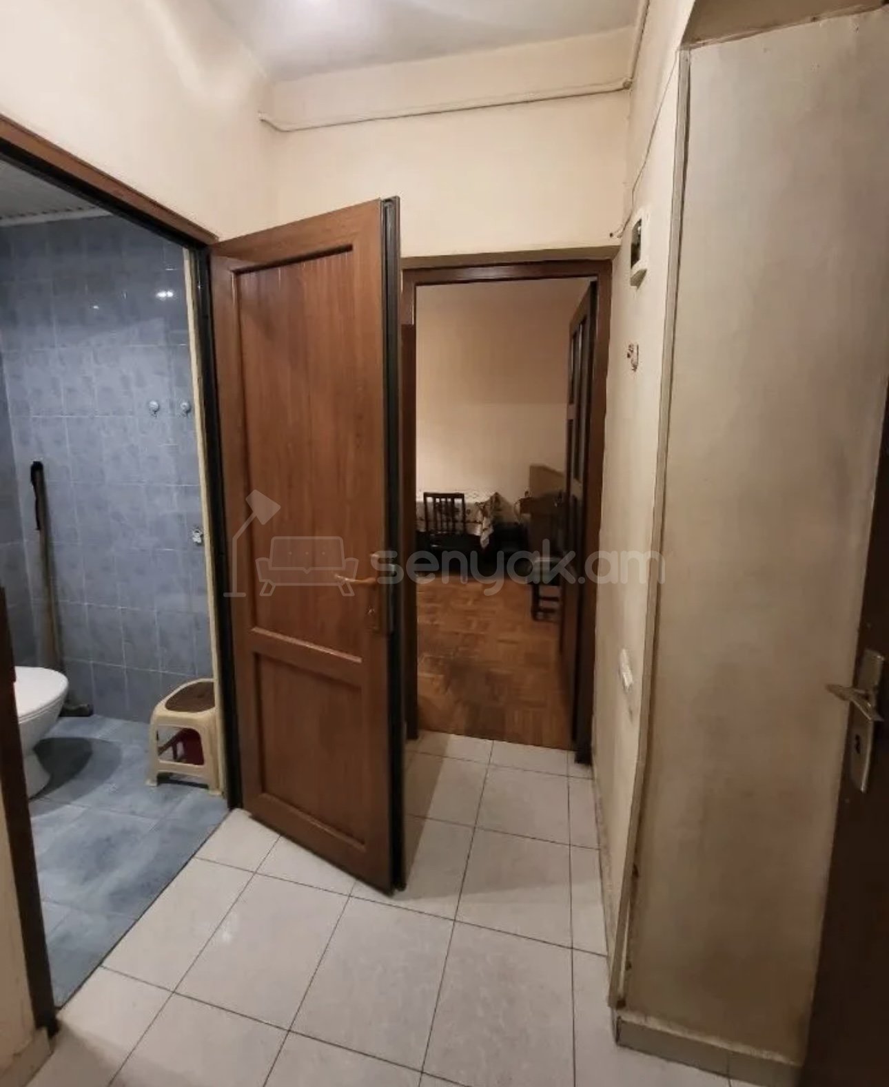 1 Սենյականոց Բնակարան Քարե Շենքում, 45քմ, 3/5 հարկ, Կապիտալ Վերանորոգված, Կահավորված