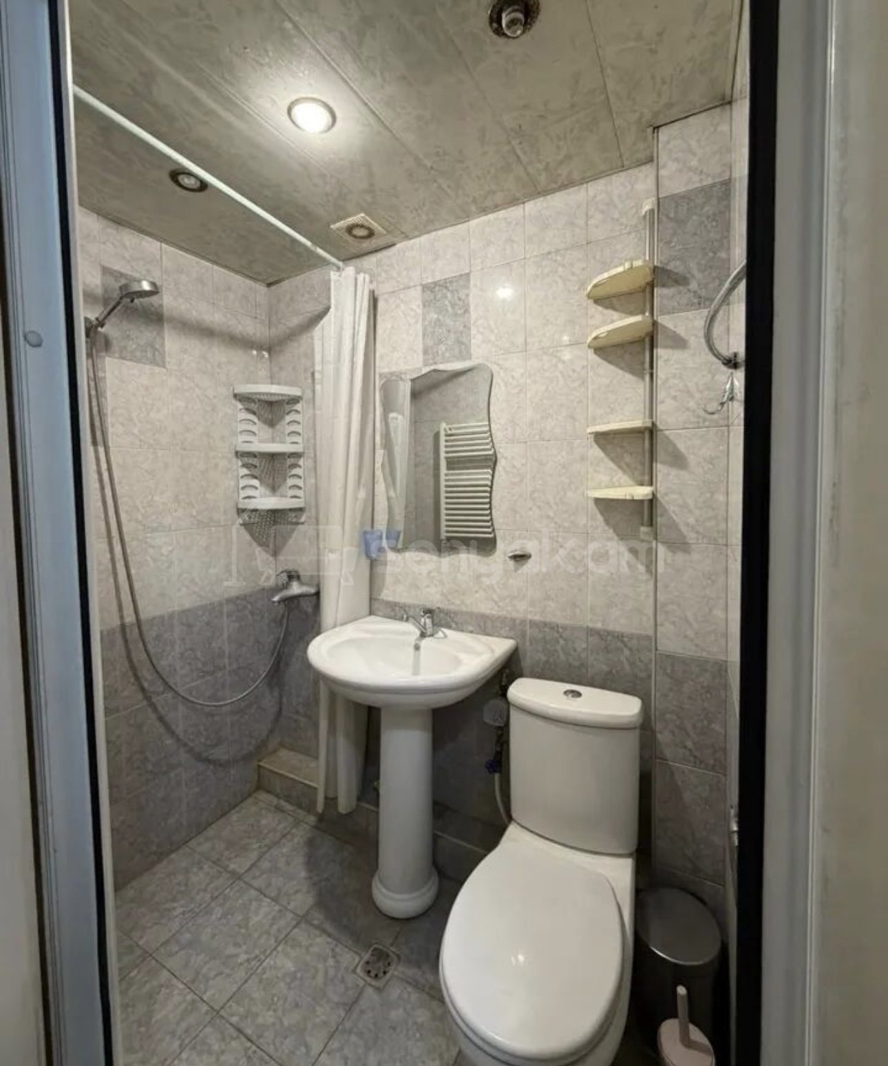 1 Սենյականոց Բնակարան Քարե Շենքում, 40քմ, 4/5 հարկ, Դիզայներական Վերանորոգված, Կահավորված