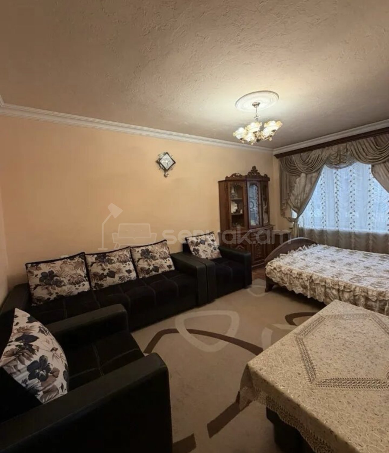 1 Սենյականոց Բնակարան Քարե Շենքում, 40քմ, 4/5 հարկ, Դիզայներական Վերանորոգված, Կահավորված