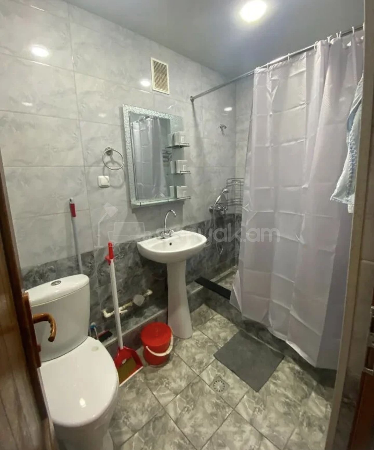 1 Սենյականոց Բնակարան Քարե Շենքում, 36քմ, 4/4 հարկ, Դիզայներական Վերանորոգված, Կահավորված