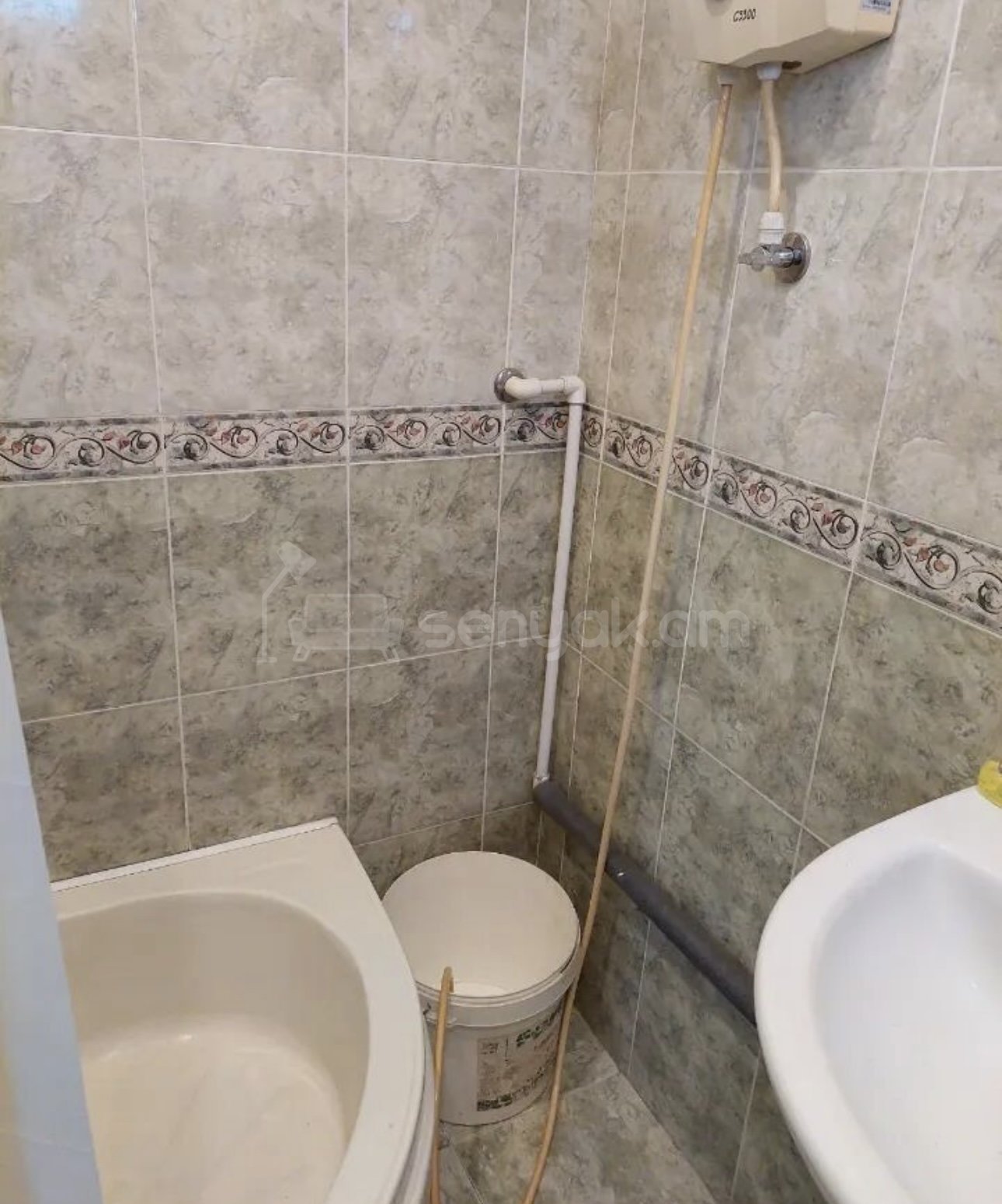 1 Սենյականոց Բնակարան Քարե Շենքում, 36քմ, 3/3 հարկ, Կոսմետիկ Վերանորոգված, Կահավորված