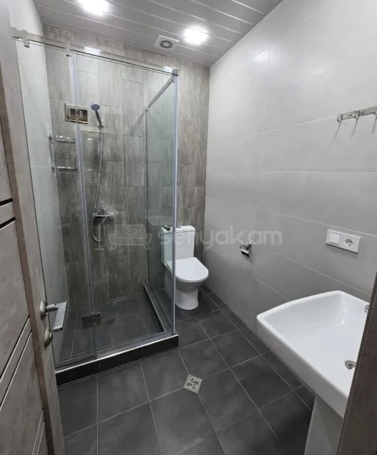 2 Սենյականոց Բնակարան, 45քմ, 13/16 հարկ, Կապիտալ Վերանորոգված, Կահավորված