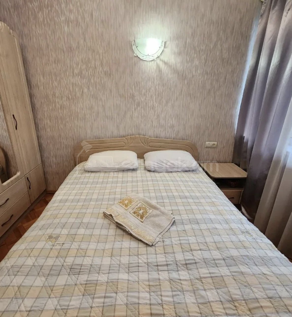 4 Սենյականոց Բնակարան Քարե Շենքում, 100քմ, 2/5 հարկ, Կապիտալ Վերանորոգված, Կահավորված