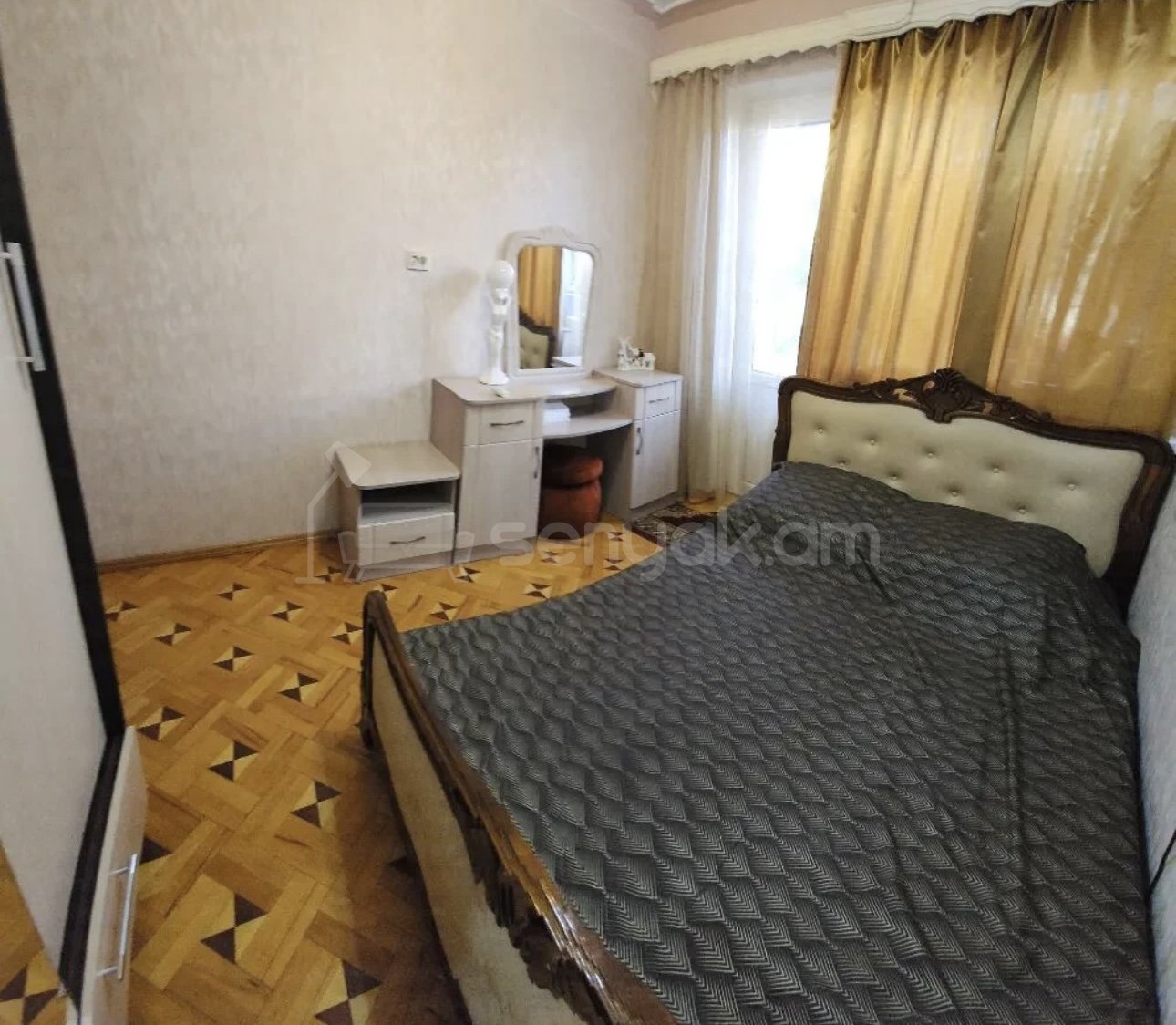 4 Սենյականոց Բնակարան Քարե Շենքում, 100քմ, 2/5 հարկ, Կապիտալ Վերանորոգված, Կահավորված