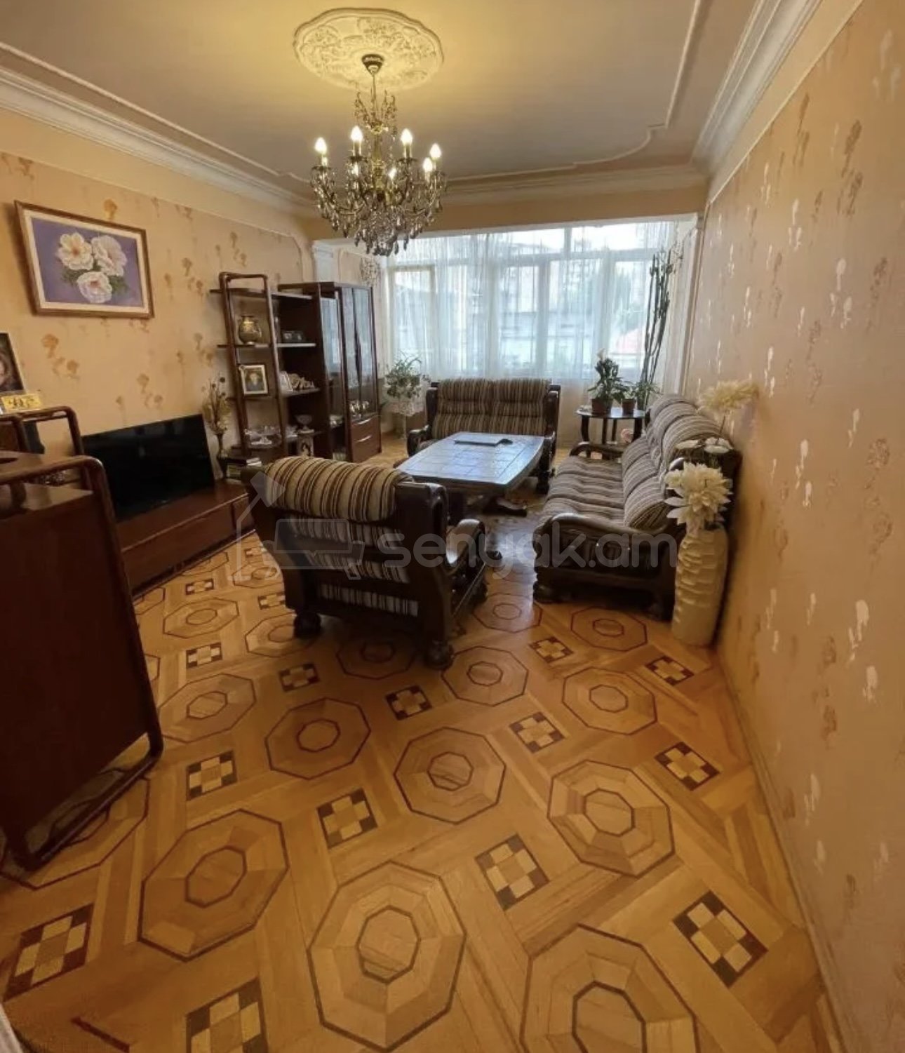 4 Սենյականոց Բնակարան Քարե Շենքում, 100քմ, 2/5 հարկ, Կապիտալ Վերանորոգված, Կահավորված