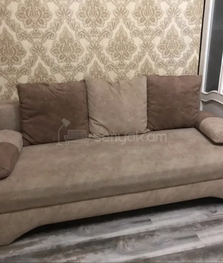 3 Սենյականոց Բնակարան Քարե Շենքում, 68քմ, 3/5 հարկ, Նորմալ Վիճակում, Կահավորված