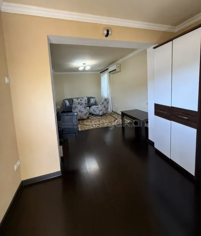 2 Սենյականոց Բնակարան Քարե Շենքում, 56քմ, 3/5 հարկ, Կապիտալ Վերանորոգված, Կահավորված