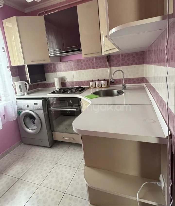 2 Սենյականոց Բնակարան Քարե Շենքում, 56քմ, 3/5 հարկ, Կապիտալ Վերանորոգված, Կահավորված