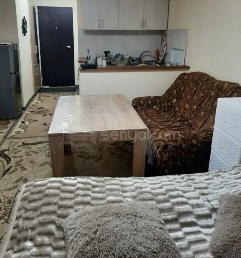 1 Սենյականոց Բնակարան Քարե Շենքում, 38քմ, 1/4 հարկ, Նորմալ Վիճակում, Կահավորված