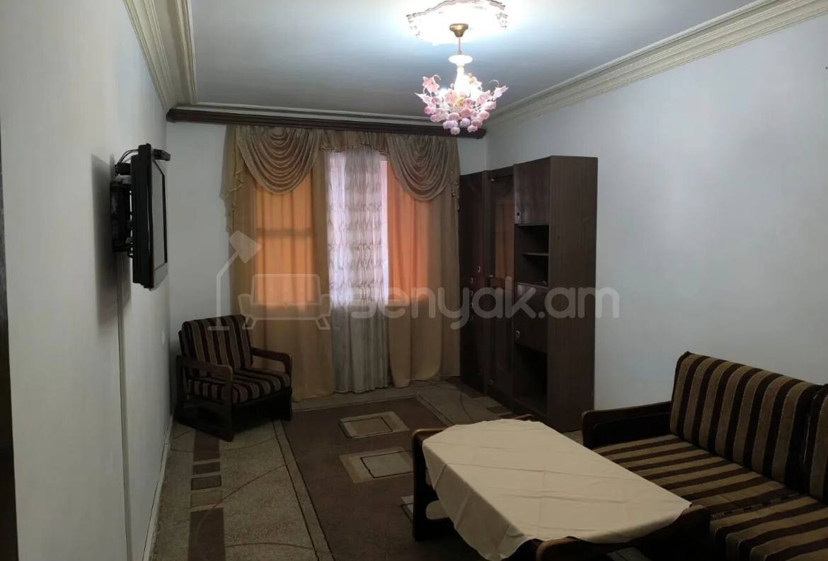 2 Սենյականոց Բնակարան Քարե Շենքում, 64քմ, 3/5 հարկ, Նորմալ Վիճակում, Կահավորված