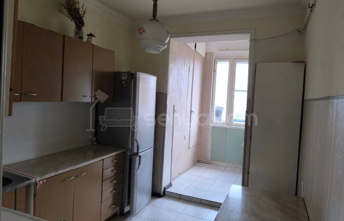 2 Սենյականոց Բնակարան Քարե Շենքում, 64քմ, 3/5 հարկ, Նորմալ Վիճակում, Կահավորված