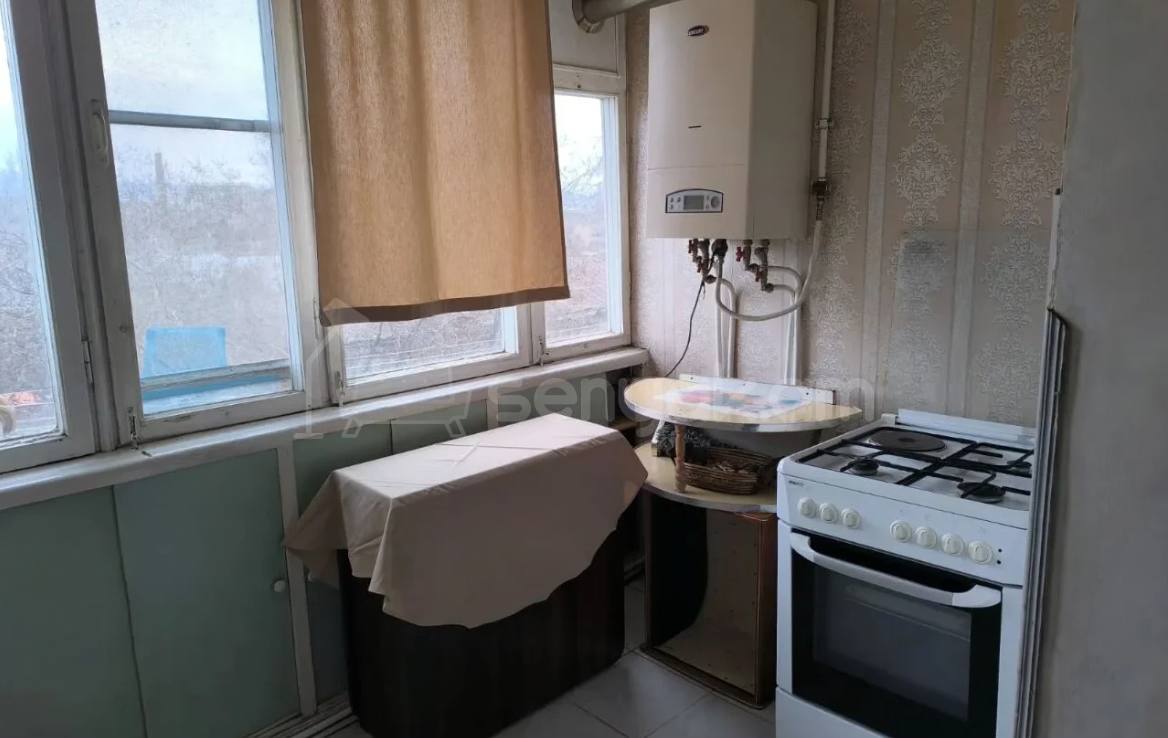 2 Սենյականոց Բնակարան Քարե Շենքում, 64քմ, 3/5 հարկ, Նորմալ Վիճակում, Կահավորված