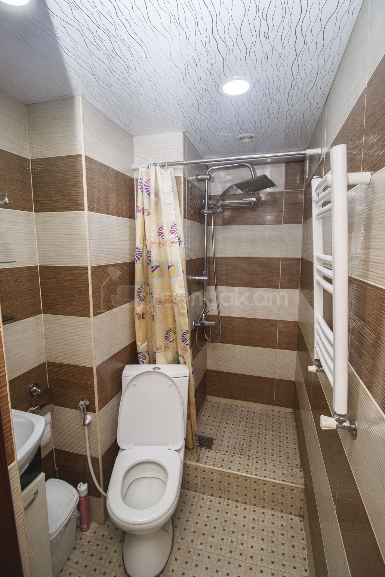 4 Սենյականոց Բնակարան, 90քմ, 2/9 հարկ, Կապիտալ Վերանորոգված