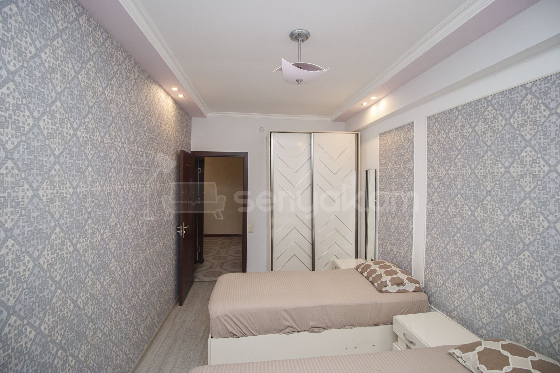 4 Սենյականոց Բնակարան, 90քմ, 2/9 հարկ, Կապիտալ Վերանորոգված