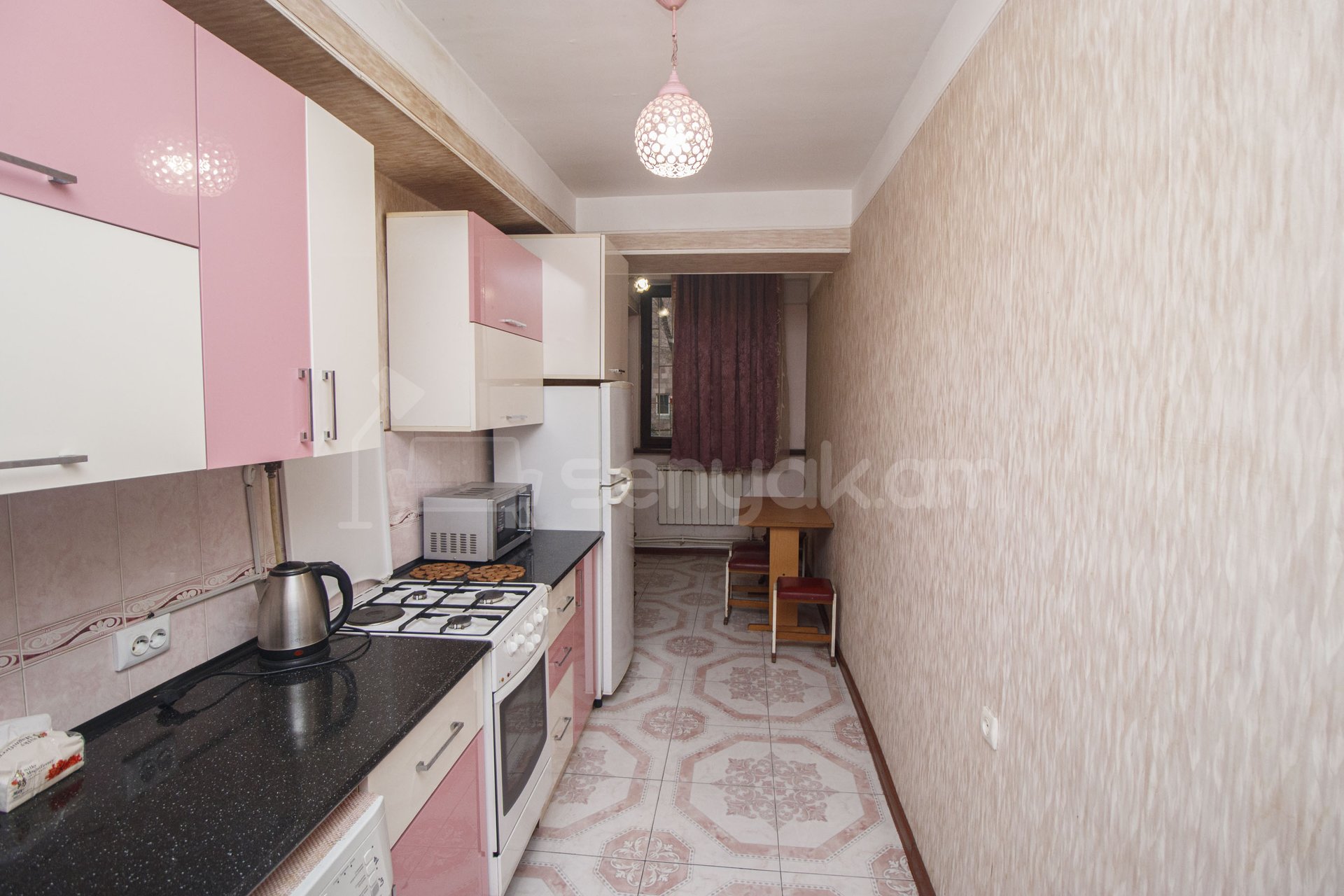 4 Սենյականոց Բնակարան, 90քմ, 2/9 հարկ, Կապիտալ Վերանորոգված