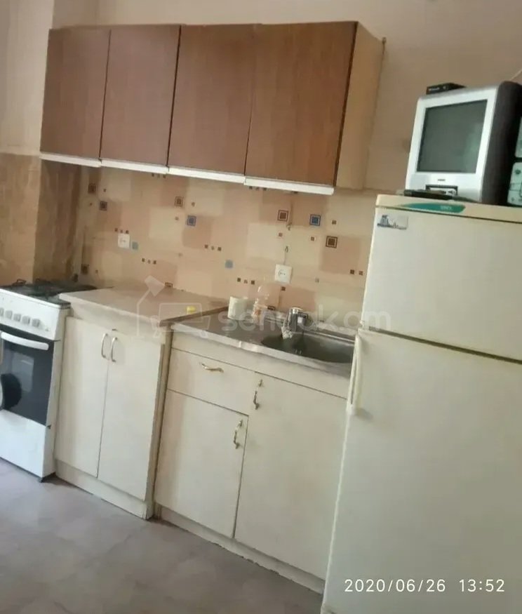 1 Սենյականոց Բնակարան Քարե Շենքում, 40քմ, 3/5 հարկ, Նորմալ Վիճակում, Կահավորված