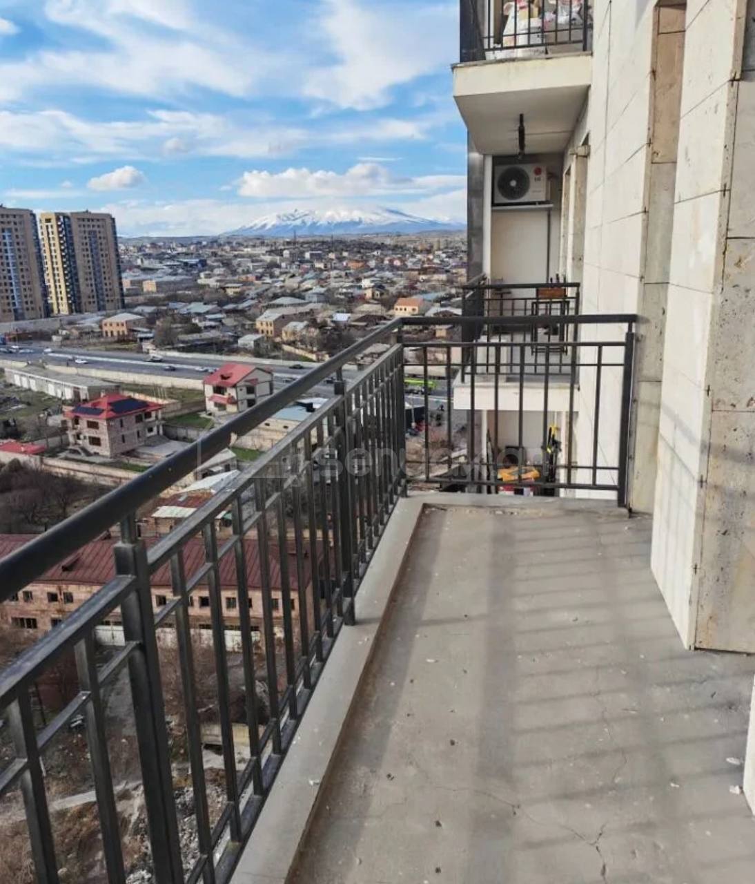 3 Սենյականոց Բնակարան, 109քմ, 13/18 հարկ, Զրոյական Վիճակում