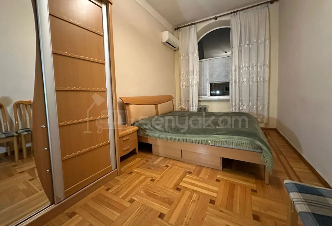 2 Սենյականոց Բնակարան Քարե Շենքում, 70քմ, 3/4 հարկ, Նորմալ Վիճակում, Կահավորված