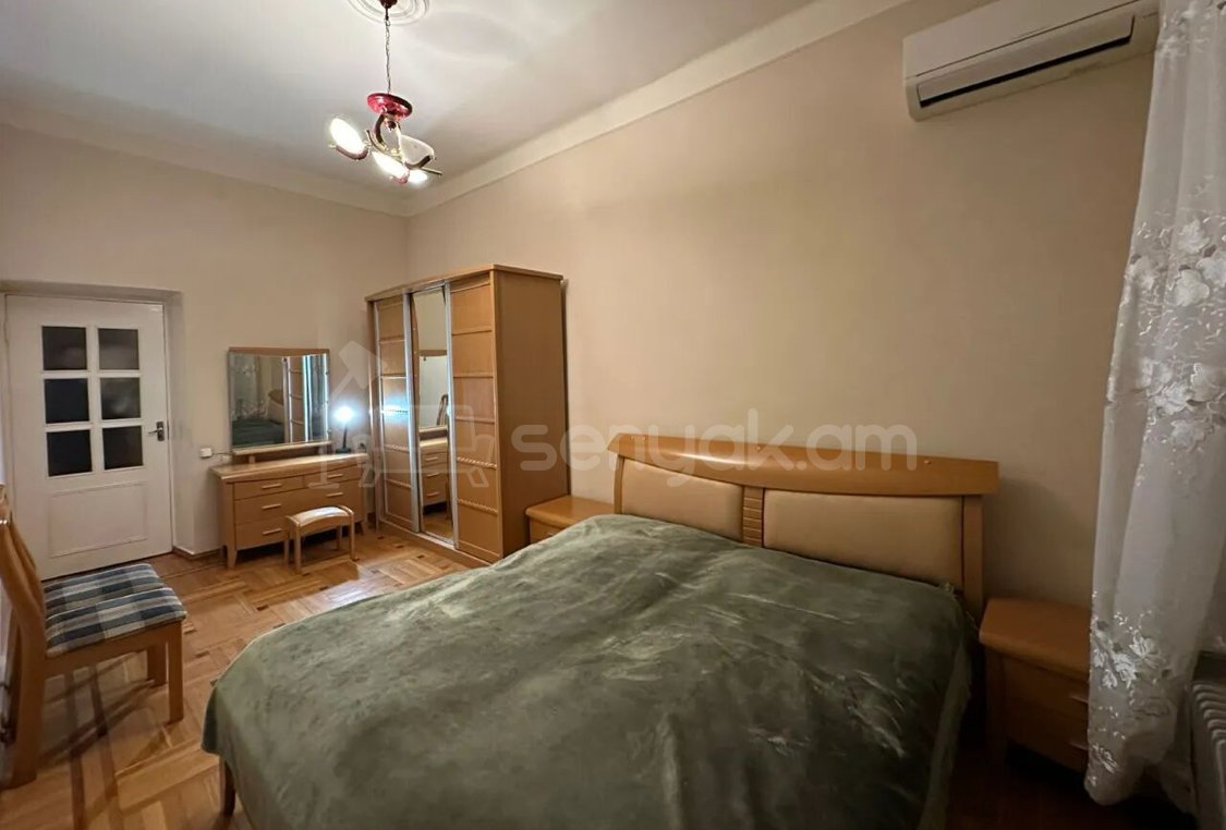 2 Սենյականոց Բնակարան Քարե Շենքում, 70քմ, 3/4 հարկ, Կապիտալ Վերանորոգված