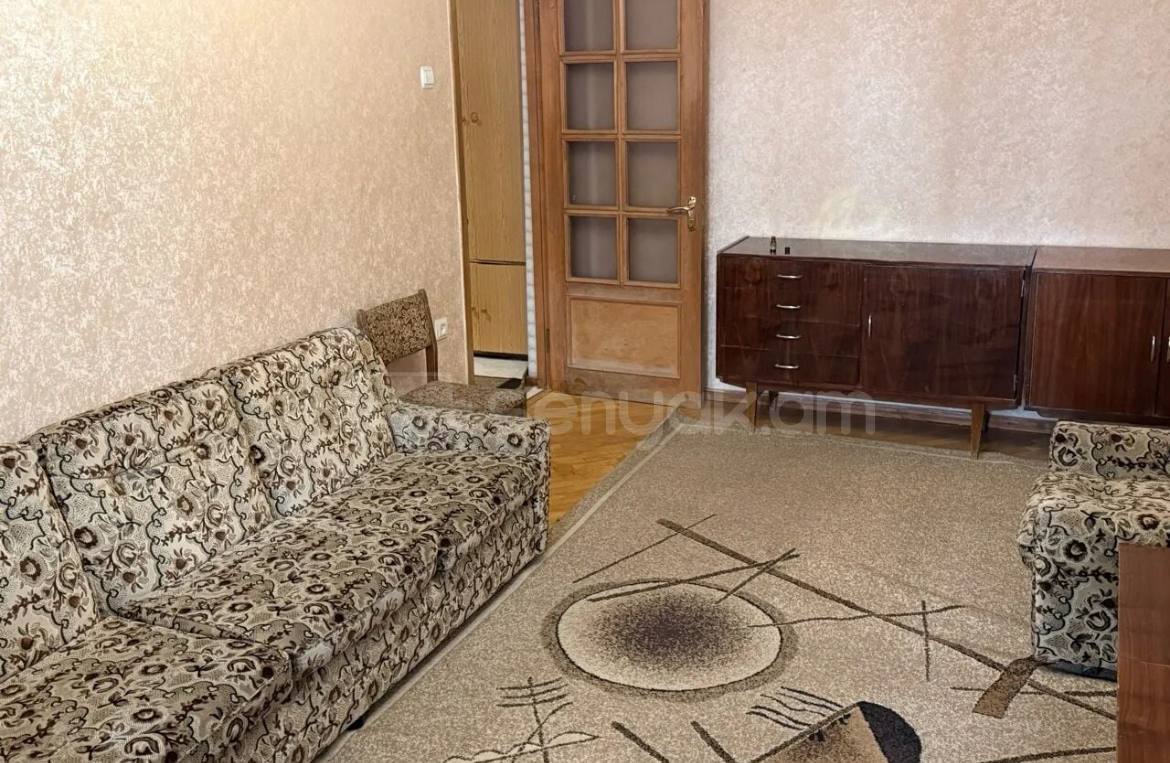 2 Սենյականոց Բնակարան Քարե Շենքում, 60քմ, 1/5 հարկ, Նորմալ Վիճակում, Կահավորված