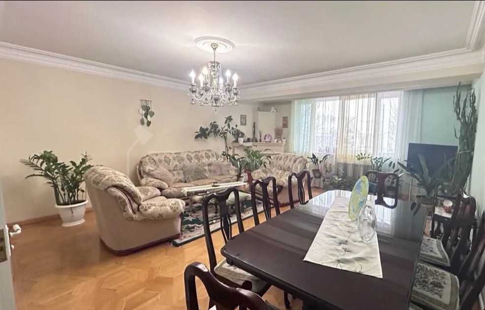 3 Սենյականոց Բնակարան Քարե Շենքում, 108քմ, 2/5 հարկ, Կապիտալ Վերանորոգված