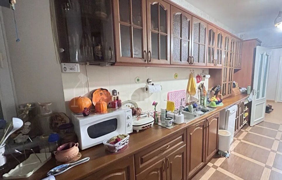 3 Սենյականոց Բնակարան Քարե Շենքում, 108քմ, 2/5 հարկ, Կապիտալ Վերանորոգված