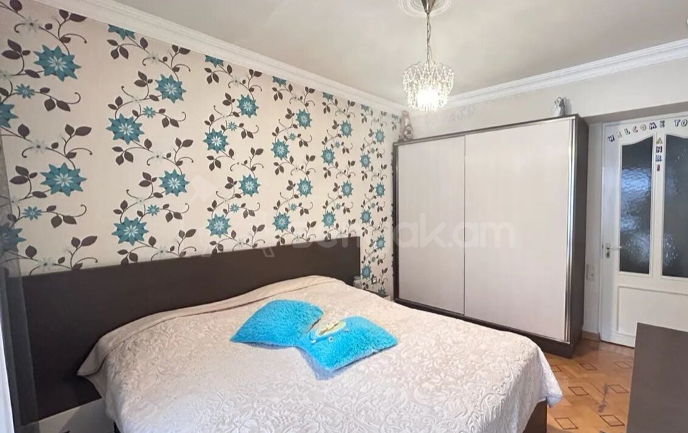 3 Սենյականոց Բնակարան Քարե Շենքում, 108քմ, 2/5 հարկ, Կապիտալ Վերանորոգված