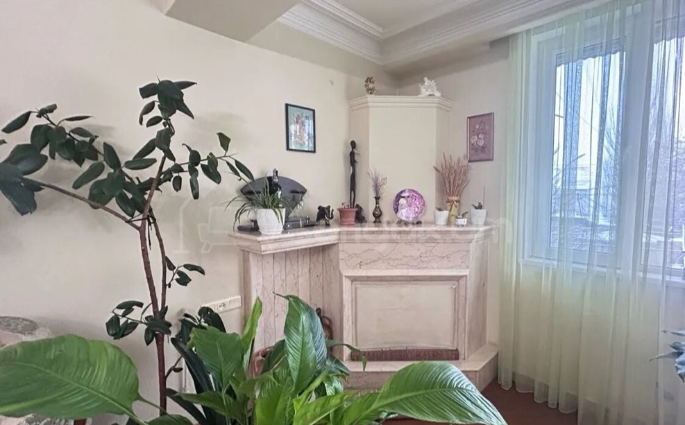 3 Սենյականոց Բնակարան Քարե Շենքում, 108քմ, 2/5 հարկ, Կապիտալ Վերանորոգված