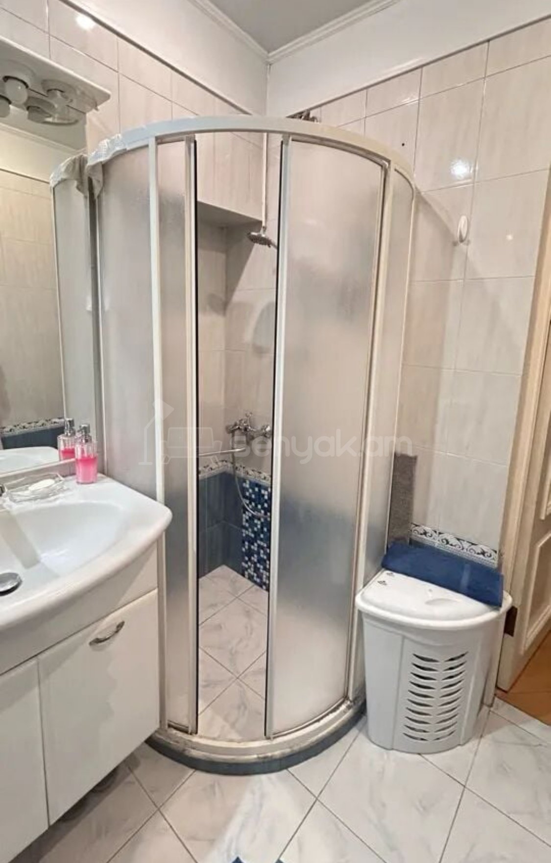 3 Սենյականոց Բնակարան Քարե Շենքում, 108քմ, 2/5 հարկ, Կապիտալ Վերանորոգված