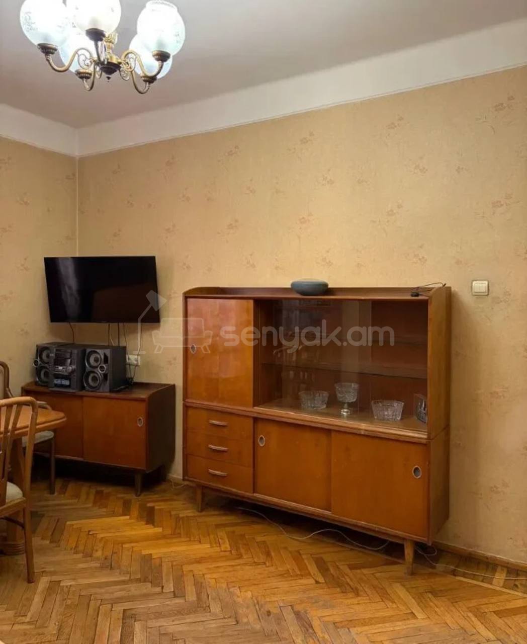 3 Սենյականոց Բնակարան Քարե Շենքում, 65քմ, 2/5 հարկ, Կոսմետիկ Վերանորոգված, Կահավորված