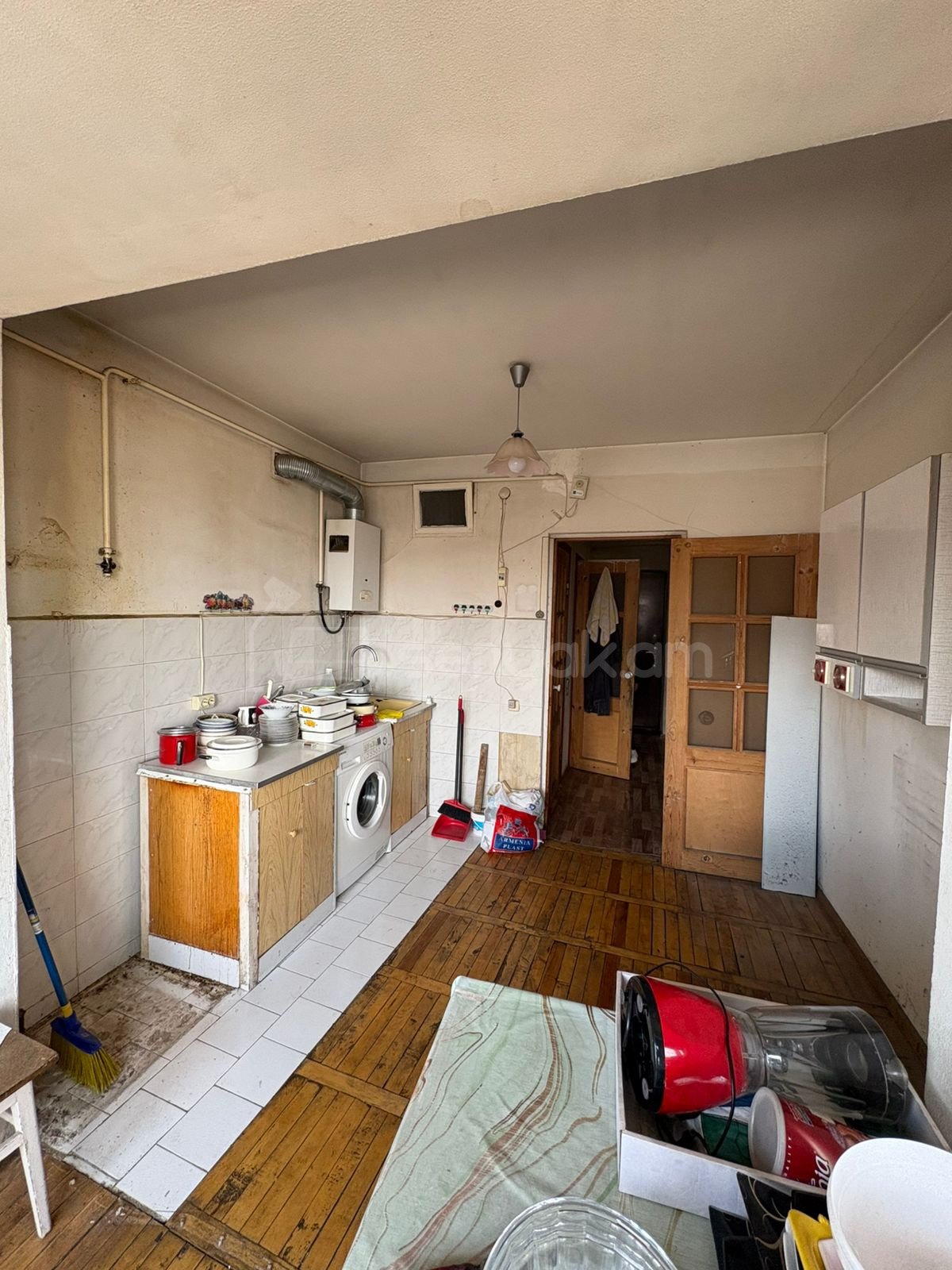 3 Սենյականոց Բնակարան Քարե Շենքում, 77քմ, 5/5 հարկ, Պետական Վիճակում