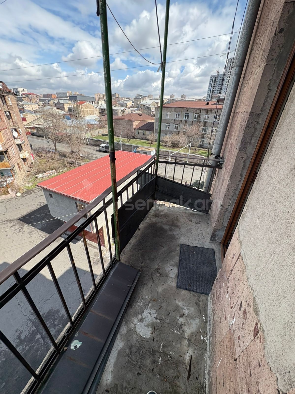 3 Սենյականոց Բնակարան Քարե Շենքում, 77քմ, 5/5 հարկ, Պետական Վիճակում