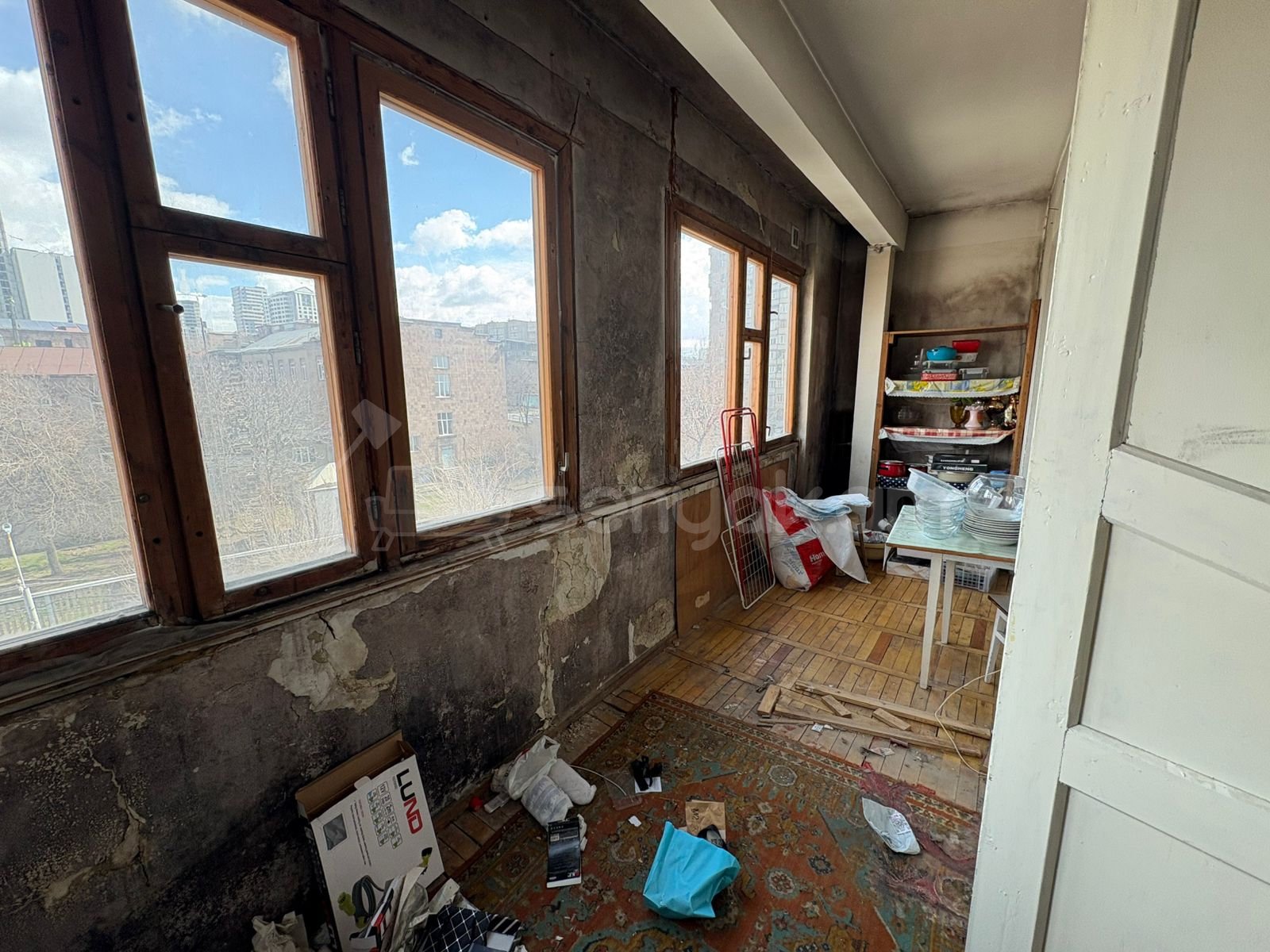 3 Սենյականոց Բնակարան Քարե Շենքում, 77քմ, 5/5 հարկ, Պետական Վիճակում