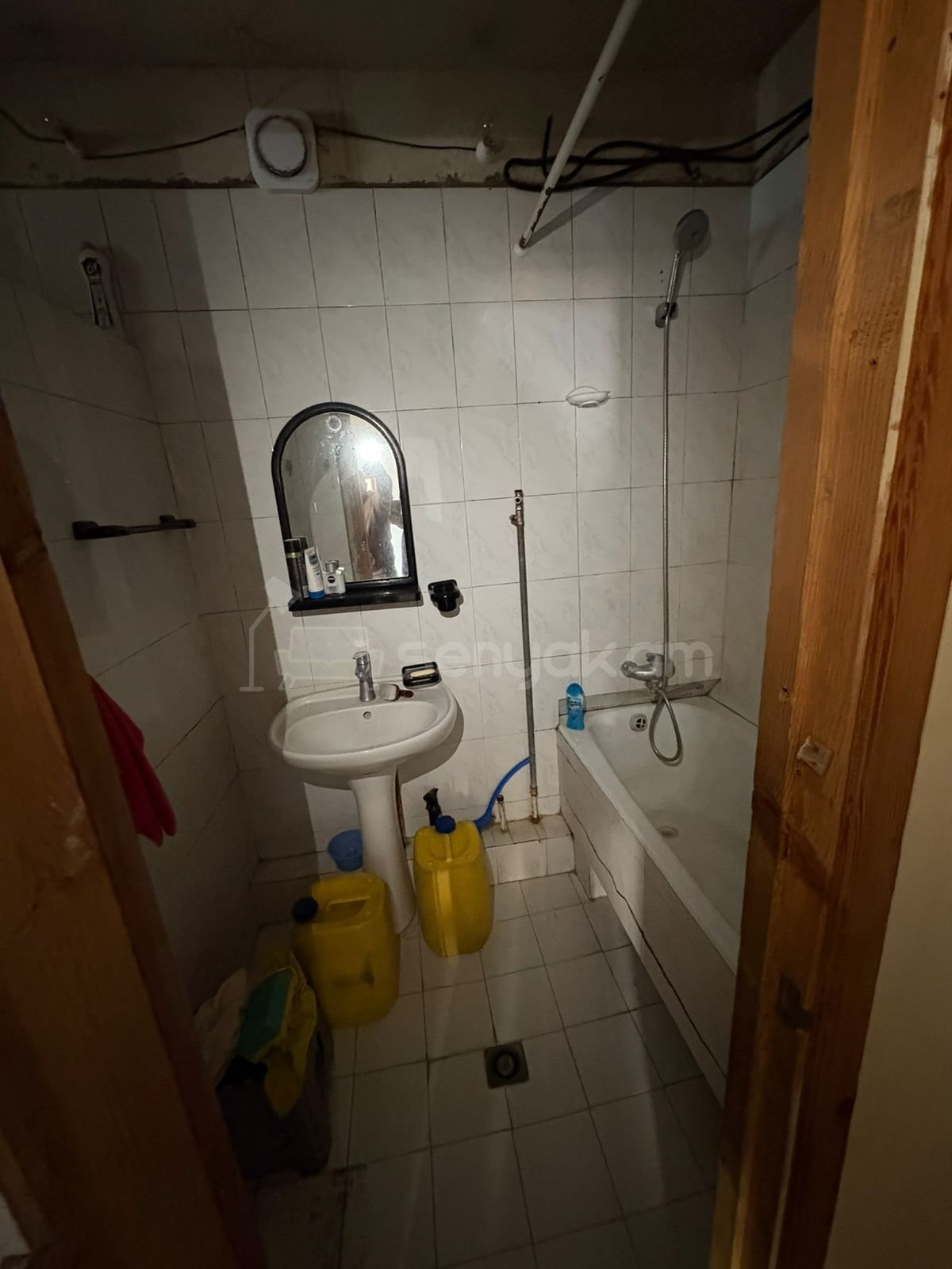 3 Սենյականոց Բնակարան Քարե Շենքում, 77քմ, 5/5 հարկ, Պետական Վիճակում