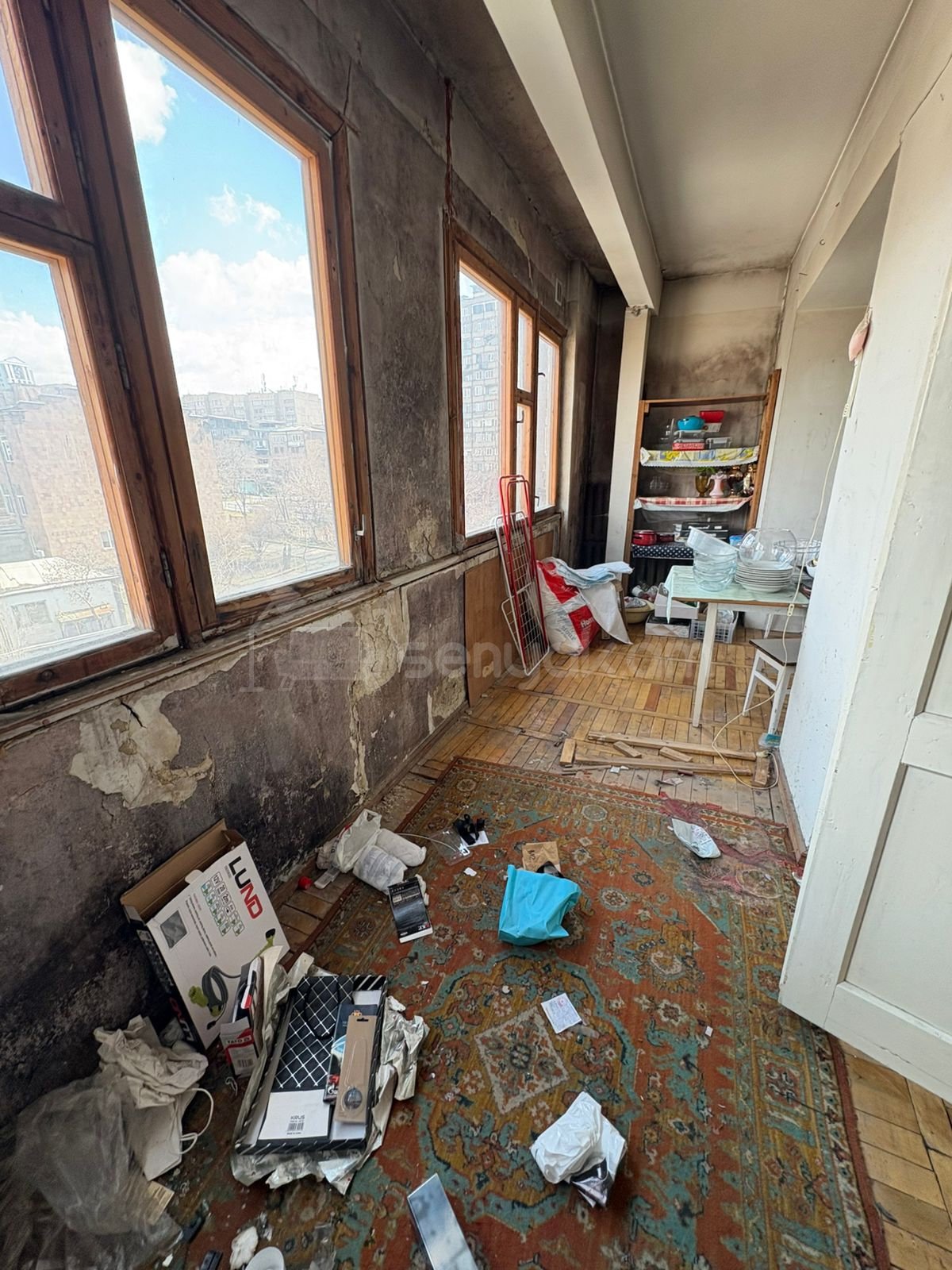 3 Սենյականոց Բնակարան Քարե Շենքում, 77քմ, 5/5 հարկ, Պետական Վիճակում