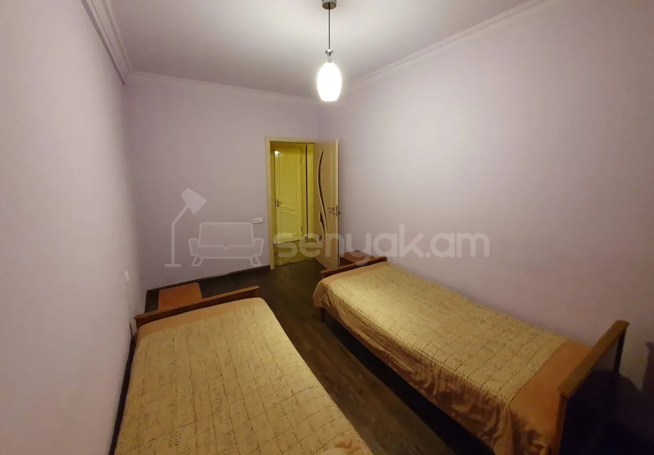 3 Սենյականոց Բնակարան, 80քմ, 1/9 հարկ, Նորմալ Վիճակում, Կահավորված